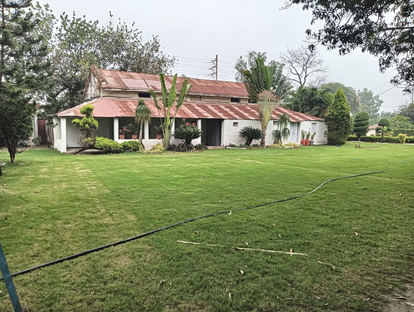 Farmhouse landscape — landscaping by Choudhary Garden Services